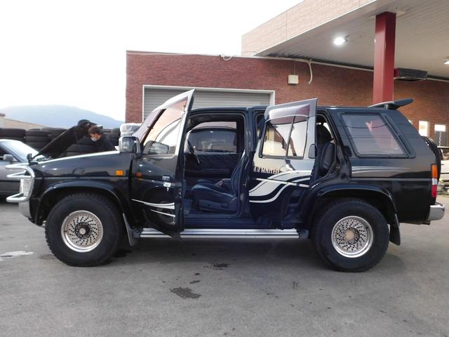 テラノ ワイドＲ３Ｍ　ＡＪリミテッド　４ＷＤ　走行４万ｋｍ　フロントガード　リアスポイラー　フォグランプ　専用サイドデカール　純正１５インチＡＷ　ＫＥＮＷＯＯＤ２ＤＩＮデッキ　サイドバイザー　ＥＴＣ（20枚目）