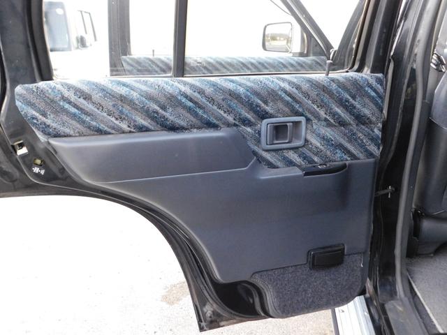 テラノ ワイドＲ３Ｍ　ＡＪリミテッド　４ＷＤ　走行４万ｋｍ　フロントガード　リアスポイラー　フォグランプ　専用サイドデカール　純正１５インチＡＷ　ＫＥＮＷＯＯＤ２ＤＩＮデッキ　サイドバイザー　ＥＴＣ（30枚目）