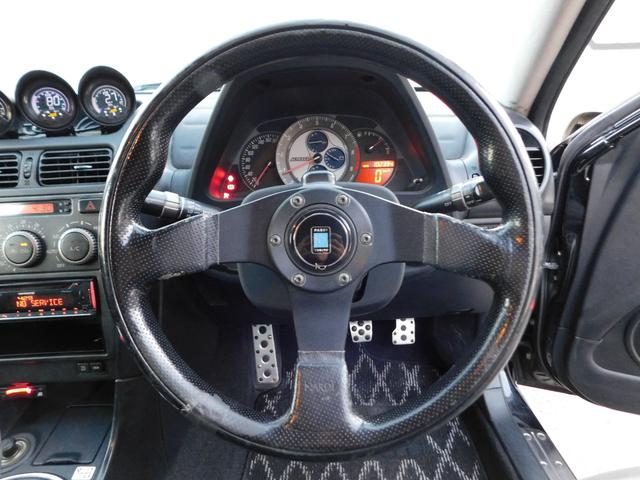 アルテッツァ ＲＳ２００　Ｚエディション　６速ＭＴ　車高調　社外マフラー　ＦＲＰボンネット　３連追加メーター　Ｐ１レーシング１７インチＡＷ　ジータ純正ＯＰバンパー　純正エアロ　リアスポイラー　前後タワーバー　カロッツェリアオーディオ　ＥＴＣ（3枚目）