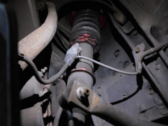 アルテッツァ ＲＳ２００　Ｚエディション　６速ＭＴ　車高調　社外マフラー　ＦＲＰボンネット　３連追加メーター　Ｐ１レーシング１７インチＡＷ　ジータ純正ＯＰバンパー　純正エアロ　リアスポイラー　前後タワーバー　カロッツェリアオーディオ　ＥＴＣ（15枚目）