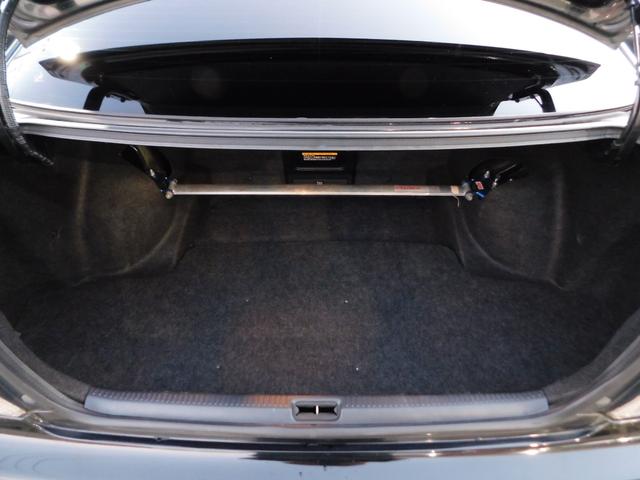 アルテッツァ ＲＳ２００　Ｚエディション　６速ＭＴ　車高調　社外マフラー　ＦＲＰボンネット　３連追加メーター　Ｐ１レーシング１７インチＡＷ　ジータ純正ＯＰバンパー　純正エアロ　リアスポイラー　前後タワーバー　カロッツェリアオーディオ　ＥＴＣ（21枚目）