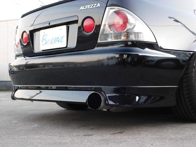 アルテッツァ ＲＳ２００　Ｚエディション　６速ＭＴ　車高調　社外マフラー　ＦＲＰボンネット　３連追加メーター　Ｐ１レーシング１７インチＡＷ　ジータ純正ＯＰバンパー　純正エアロ　リアスポイラー　前後タワーバー　カロッツェリアオーディオ　ＥＴＣ（25枚目）