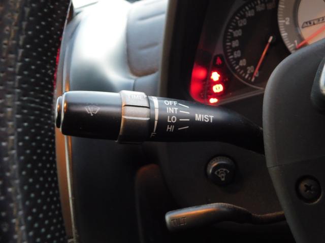 アルテッツァ ＲＳ２００　Ｚエディション　６速ＭＴ　車高調　社外マフラー　ＦＲＰボンネット　３連追加メーター　Ｐ１レーシング１７インチＡＷ　ジータ純正ＯＰバンパー　純正エアロ　リアスポイラー　前後タワーバー　カロッツェリアオーディオ　ＥＴＣ（42枚目）