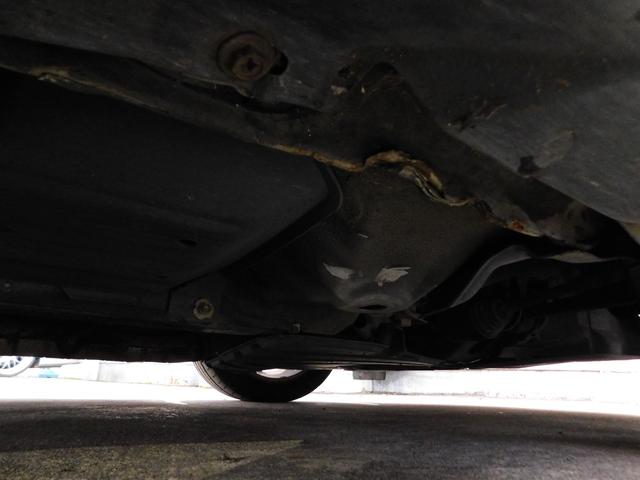 アルテッツァ ＲＳ２００　Ｚエディション　６速ＭＴ　車高調　社外マフラー　ＦＲＰボンネット　３連追加メーター　Ｐ１レーシング１７インチＡＷ　ジータ純正ＯＰバンパー　純正エアロ　リアスポイラー　前後タワーバー　カロッツェリアオーディオ　ＥＴＣ（51枚目）