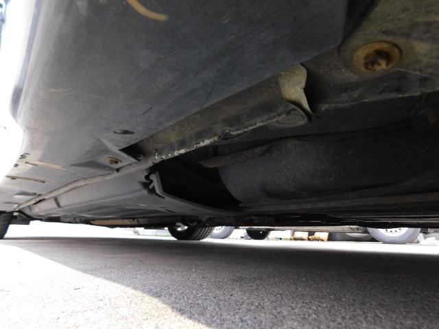 アルテッツァ ＲＳ２００　Ｚエディション　６速ＭＴ　車高調　社外マフラー　ＦＲＰボンネット　３連追加メーター　Ｐ１レーシング１７インチＡＷ　ジータ純正ＯＰバンパー　純正エアロ　リアスポイラー　前後タワーバー　カロッツェリアオーディオ　ＥＴＣ（53枚目）