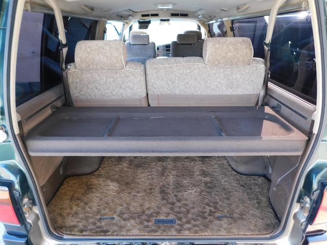 キャラバンコーチ ロイヤル　ローダウン　サンルーフ　社外１７インチＡＷ　２列目回転シート　運転席パワーシート　イージークローザー　ディスプレイオーディオ　Ｂｌｕｅｔｏｏｔｈ　社外ステアリング　ＥＴＣ（24枚目）