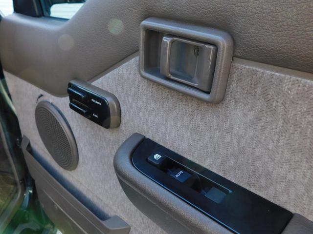 キャラバンコーチ ロイヤル　ローダウン　サンルーフ　社外１７インチＡＷ　２列目回転シート　運転席パワーシート　イージークローザー　ディスプレイオーディオ　Ｂｌｕｅｔｏｏｔｈ　社外ステアリング　ＥＴＣ（30枚目）