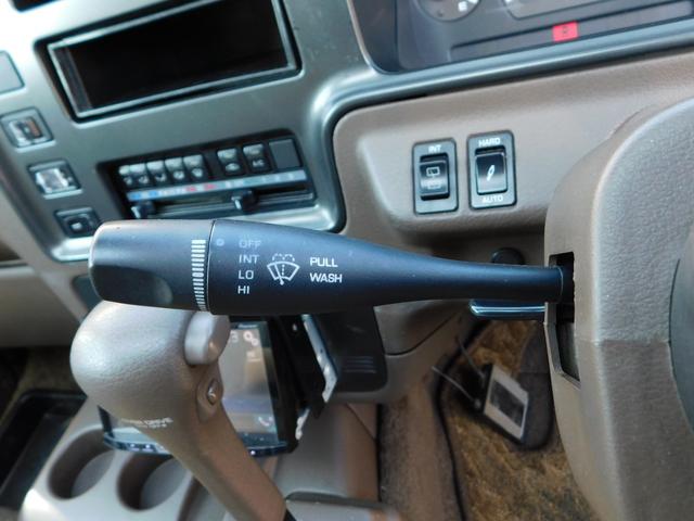 キャラバンコーチ ロイヤル　ローダウン　サンルーフ　社外１７インチＡＷ　２列目回転シート　運転席パワーシート　イージークローザー　ディスプレイオーディオ　Ｂｌｕｅｔｏｏｔｈ　社外ステアリング　ＥＴＣ（33枚目）