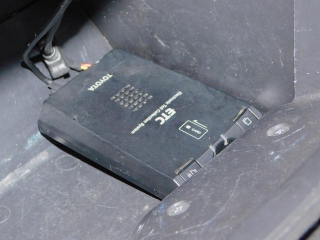 ハイエースワゴン GL 4型フェイス パナソニックフローティングナビ アルパインフリップダウン バックカメラ 2ndセパレートシート移植 ワークCRAG16インチ TOYOホワイトレタータイヤ PIVOTコントローラー(14枚目)