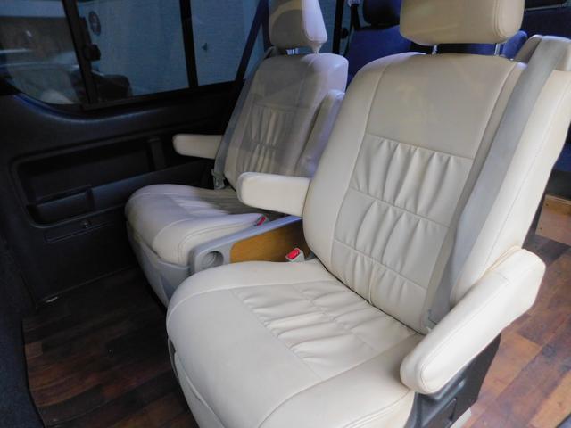 ハイエースワゴン GL 4型フェイス パナソニックフローティングナビ アルパインフリップダウン バックカメラ 2ndセパレートシート移植 ワークCRAG16インチ TOYOホワイトレタータイヤ PIVOTコントローラー(15枚目)