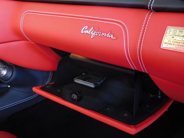 カリフォルニア ベースグレード　正規ディーラー車　左ハンドル　赤革シート　クライスジーク可変マフラー　ＯＰダイヤモンドフィニッシュ鍛造２０ＡＷ（35枚目）