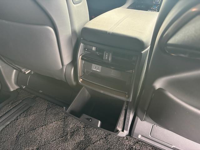 アルファードハイブリッド Z ワンオーナー デジタルインナーミラー ユニバーサルステップ カラーヘッドアップディスプレイ トヨタチームメイトアドバンストパーク パノラミックビューモニター 純正ナビフルセグ純正フリップダウンモニター(31枚目)