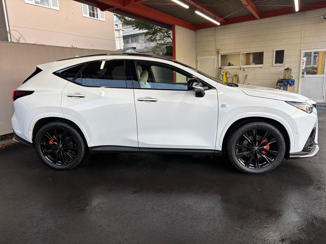 NX NX350h Fスポーツ ワンオーナー 禁煙車 パノラマムーンルーフ Fスポーツオレンジキャリパー パノラミックビューモニター デジタルインナーミラー パワーバックドア(4枚目)