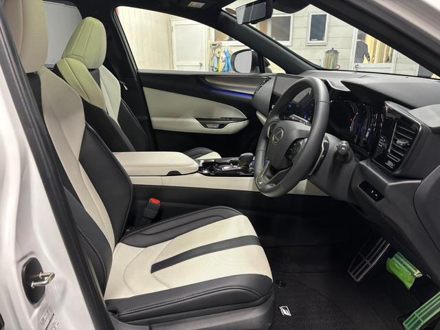 NX NX350h Fスポーツ ワンオーナー 禁煙車 パノラマムーンルーフ Fスポーツオレンジキャリパー パノラミックビューモニター デジタルインナーミラー パワーバックドア(18枚目)