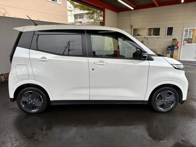 サクラ Ｘ　ワンオーナー　禁煙車　ＳＤナビ　フルセグＴＶ　全周囲モニター　ＬＥＤヘッドランプ（4枚目）