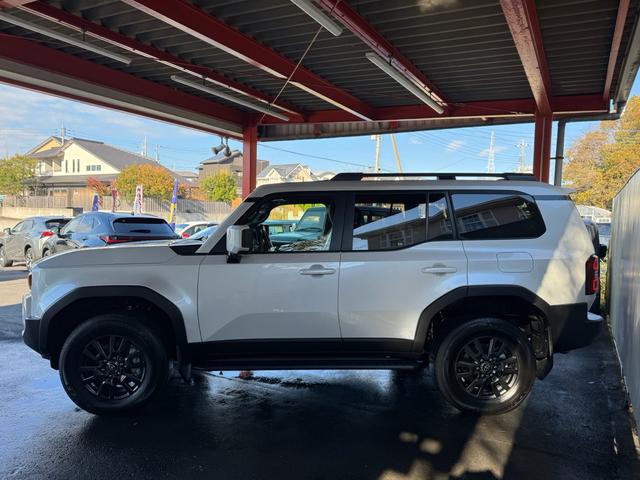 ランドクルーザー250 VX 登録済未使用車 12.3インチディスプレイオーディオ サンルーフ ルーフレール トヨタチームメイト パノラミックビューモニター デジタルインナーミラー パワーバックドア 前後方ドラレコ(4枚目)