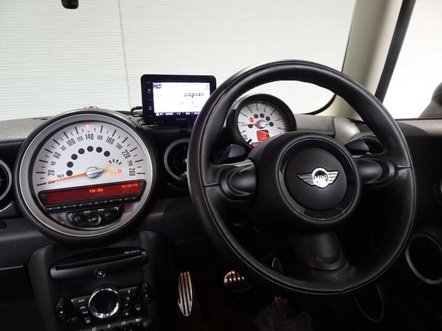 クーパーS 禁煙車/記録簿/サンルーフ/オリジナルブラックホイール/ナビTV/Bluetooth/スモークテール/HID/ETC/プッシュスタート/スペアキー/パドルシフト/オートエアコン/FOG/電動格納ミラー(4枚目)