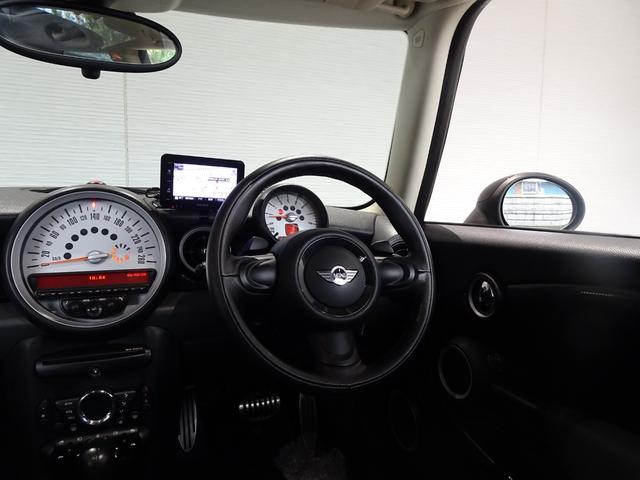 クーパーS 禁煙車/記録簿/サンルーフ/オリジナルブラックホイール/ナビTV/Bluetooth/スモークテール/HID/ETC/プッシュスタート/スペアキー/パドルシフト/オートエアコン/FOG/電動格納ミラー(16枚目)