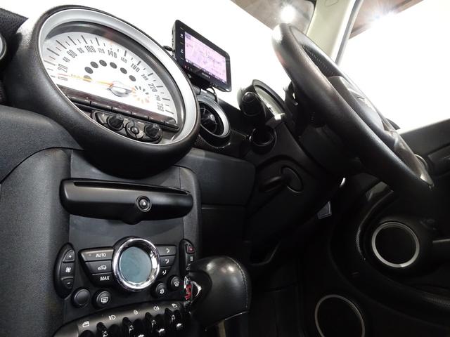 クーパーS 禁煙車/記録簿/サンルーフ/オリジナルブラックホイール/ナビTV/Bluetooth/スモークテール/HID/ETC/プッシュスタート/スペアキー/パドルシフト/オートエアコン/FOG/電動格納ミラー(19枚目)