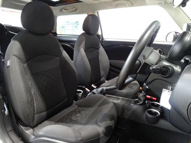 クーパーS 禁煙車/記録簿/サンルーフ/オリジナルブラックホイール/ナビTV/Bluetooth/スモークテール/HID/ETC/プッシュスタート/スペアキー/パドルシフト/オートエアコン/FOG/電動格納ミラー(26枚目)