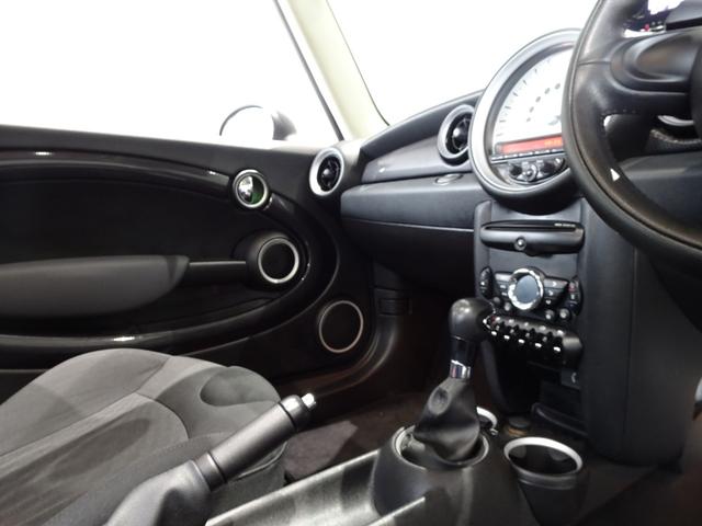 クーパーS 禁煙車/記録簿/サンルーフ/オリジナルブラックホイール/ナビTV/Bluetooth/スモークテール/HID/ETC/プッシュスタート/スペアキー/パドルシフト/オートエアコン/FOG/電動格納ミラー(34枚目)