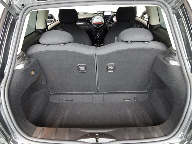 クーパーS 禁煙車/記録簿/サンルーフ/オリジナルブラックホイール/ナビTV/Bluetooth/スモークテール/HID/ETC/プッシュスタート/スペアキー/パドルシフト/オートエアコン/FOG/電動格納ミラー(53枚目)