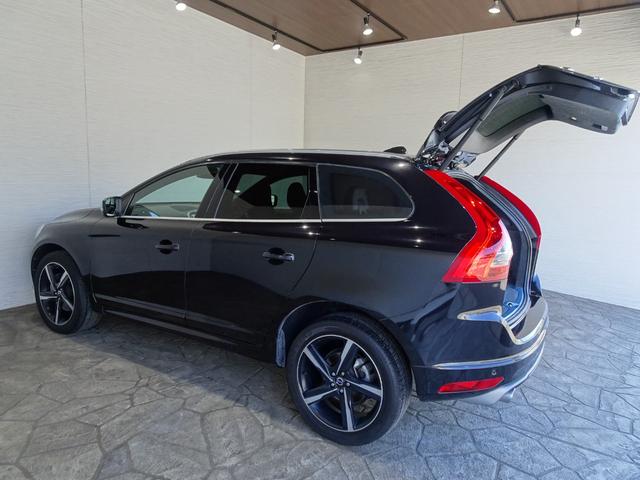 ＸＣ６０ Ｔ６　ＡＷＤ　Ｒデザイン　禁煙車／記録簿／本革／ＨＤＤナビ／Ｂｌｕｅｔｏｏｔｈ／ｈａｒｍａｎ・ｋａｒｄｏｎ／Ｂ＆Ｓカメラ／ドラレコ／ＨＩＤ／ＥＴＣ／パワーゲート／スマートキー／スペアキー／クルコン／シートヒーター／パドルシフト（11枚目）