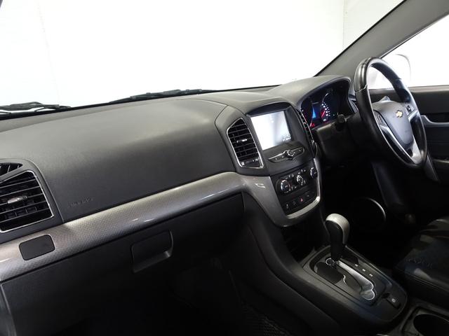 シボレーキャプティバ ベースグレード　禁煙車／記録簿／ハーフレザー／ＡｐｐｌｅＣａｒＰｌａｙ／ＡｎｄｒｏｉｄＡｕｔｏ／Ｂｌｕｅｔｏｏｔｈ／バックカメラ／ＨＩＤ／ＥＴＣ／キーレス／スペアキー／クルコン／オートライト／ルーフレール／１９ＡＷ／（17枚目）