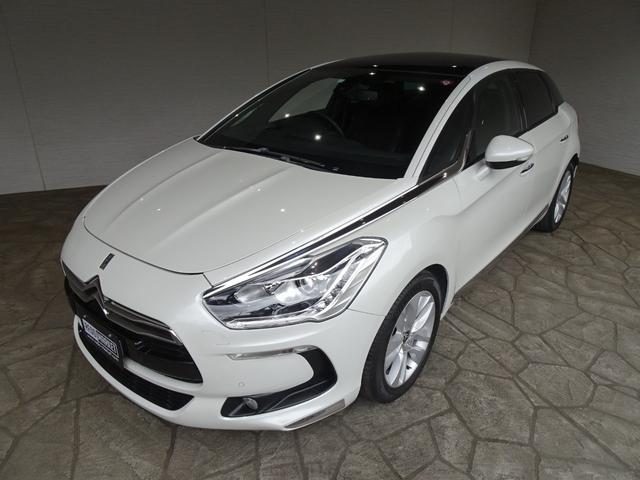 ＤＳ５ シック　禁煙車／記録簿／ハーフレザー／ガラスルーフ／新品ナビＴＶ／Ｂｌｕｅｔｏｏｔｈ／バックカメラ／ＨＩＤ／ＥＴＣ／スマートキー／スペアキー／クルーズコントロール／オートライト／前後ソナー／ＦＯＧ／１７ＡＷ／（14枚目）