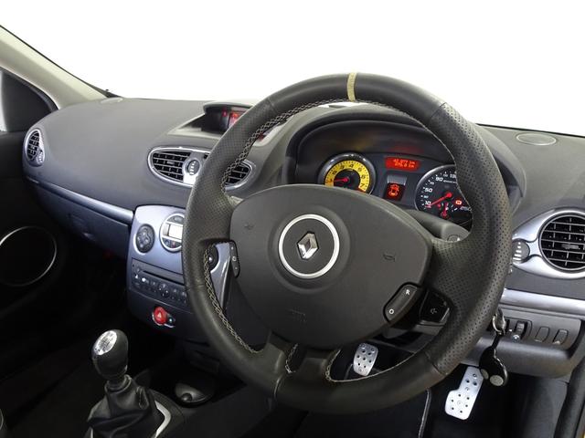 ルーテシア ルノースポール　禁煙車／記録簿／ワンオーナー／６ＭＴ／オリジナルブラックホイール／新品ナビＴＶ／ＥＴＣ／キーレス／スペアキー／クルーズコントロール／オートライト／オートエアコン／フォグランプ／（19枚目）