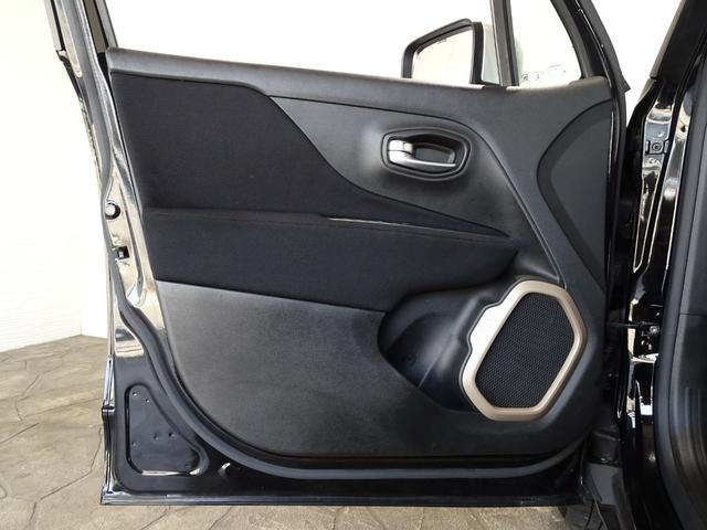 ジープ・レネゲード リミテッド　禁煙車／記録簿／本革／新品ナビＴＶ／Ｂｌｕｅｔｏｏｔｈ／Ｂカメラ／ＨＩＤ／スマートキー／スペアキー／クルコン／シート＆ステアリングヒーター／オートライト／ルーフレール／レーンセンス／ＦＯＧ／１７ＡＷ／（49枚目）