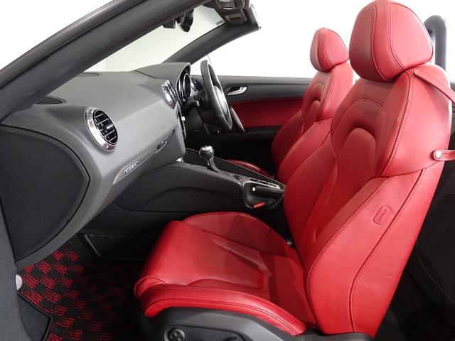 ＴＴロードスター ２．０ＴＦＳＩクワトロ　禁煙車／記録簿／本革／オリジナルブラックホイール／ナビ地デジ／Ｂｌｕｅｔｏｏｔｈ／ドラレコ／ＨＩＤ／ＥＴＣ／キーレス／スペアキー／シートヒーター／パドルシフト／パワーシート／オートライト／電動オープン（31枚目）
