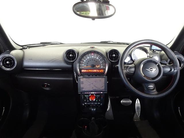 ＭＩＮＩ ジョンクーパーワークス　クロスオーバー　禁煙車／記録簿／本革／ＢＢＳ１９インチアルミ／ナビＴＶ／Ｂｌｕｅｔｏｏｔｈ／ＨＩＤ／ＥＴＣ／プッシュスタート／スペアキー／シートヒーター／パドルシフト／ＳＰＯＲＴモード／ブーストメーター／ルーフレール（3枚目）