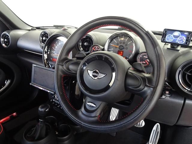 ＭＩＮＩ ジョンクーパーワークス　クロスオーバー　禁煙車／記録簿／本革／ＢＢＳ１９インチアルミ／ナビＴＶ／Ｂｌｕｅｔｏｏｔｈ／ＨＩＤ／ＥＴＣ／プッシュスタート／スペアキー／シートヒーター／パドルシフト／ＳＰＯＲＴモード／ブーストメーター／ルーフレール（19枚目）