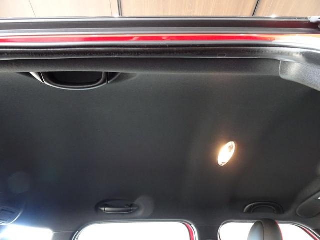 ＭＩＮＩ ジョンクーパーワークス　クロスオーバー　禁煙車／記録簿／本革／ＢＢＳ１９インチアルミ／ナビＴＶ／Ｂｌｕｅｔｏｏｔｈ／ＨＩＤ／ＥＴＣ／プッシュスタート／スペアキー／シートヒーター／パドルシフト／ＳＰＯＲＴモード／ブーストメーター／ルーフレール（29枚目）