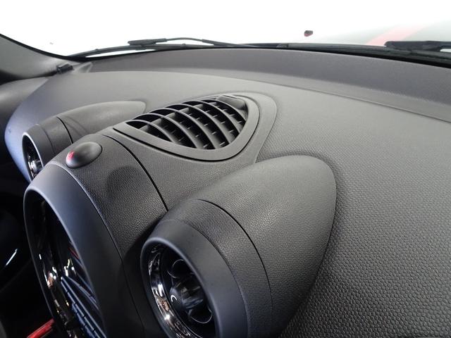 ＭＩＮＩ ジョンクーパーワークス　クロスオーバー　禁煙車／記録簿／本革／ＢＢＳ１９インチアルミ／ナビＴＶ／Ｂｌｕｅｔｏｏｔｈ／ＨＩＤ／ＥＴＣ／プッシュスタート／スペアキー／シートヒーター／パドルシフト／ＳＰＯＲＴモード／ブーストメーター／ルーフレール（42枚目）