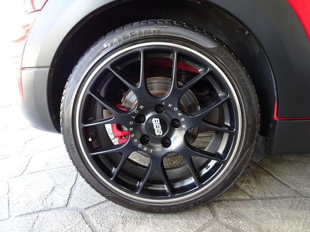 ＭＩＮＩ ジョンクーパーワークス　クロスオーバー　禁煙車／記録簿／本革／ＢＢＳ１９インチアルミ／ナビＴＶ／Ｂｌｕｅｔｏｏｔｈ／ＨＩＤ／ＥＴＣ／プッシュスタート／スペアキー／シートヒーター／パドルシフト／ＳＰＯＲＴモード／ブーストメーター／ルーフレール（62枚目）