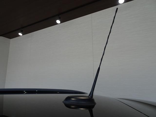 ＭＩＮＩ ジョンクーパーワークス　クロスオーバー　禁煙車／記録簿／本革／ＢＢＳ１９インチアルミ／ナビＴＶ／Ｂｌｕｅｔｏｏｔｈ／ＨＩＤ／ＥＴＣ／プッシュスタート／スペアキー／シートヒーター／パドルシフト／ＳＰＯＲＴモード／ブーストメーター／ルーフレール（70枚目）