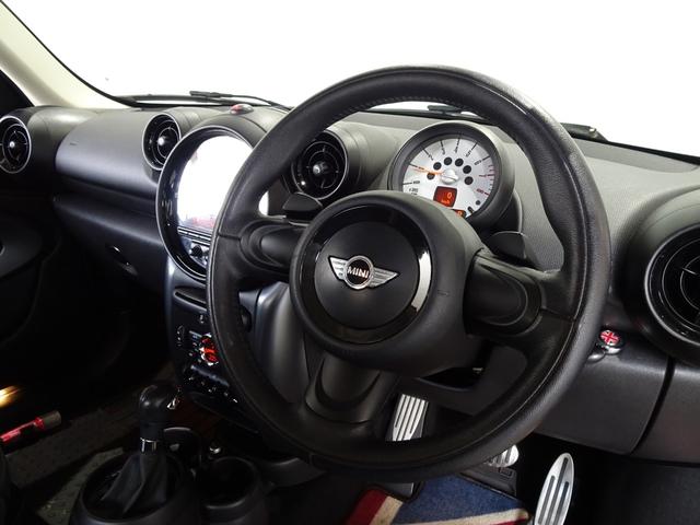 ＭＩＮＩ クーパーＳ　ペースマン　オール４　禁煙車／記録簿／新品ナビＴＶ／Ｂｌｕｅｔｏｏｔｈ／ＨＩＤ／ＥＴＣ／プッシュスタート／スペアキー／パドルシフト／オートライト／オートエアコン／電格ミラー／フォグランプ／１７インチアルミ／（19枚目）
