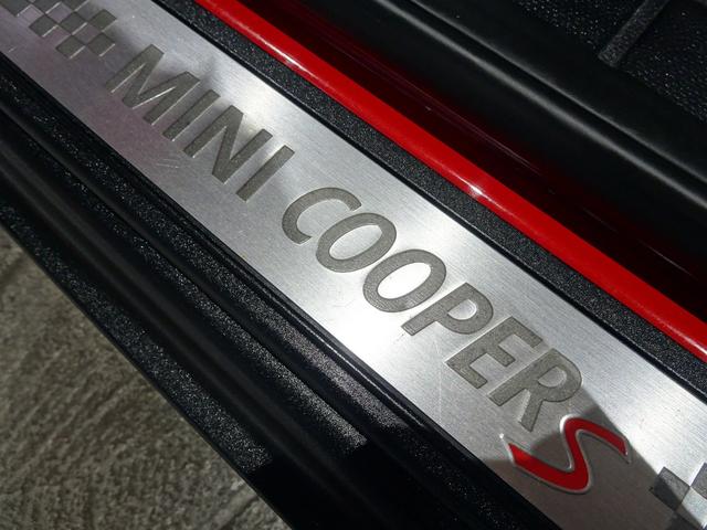ＭＩＮＩ クーパーＳ　ペースマン　オール４　禁煙車／記録簿／新品ナビＴＶ／Ｂｌｕｅｔｏｏｔｈ／ＨＩＤ／ＥＴＣ／プッシュスタート／スペアキー／パドルシフト／オートライト／オートエアコン／電格ミラー／フォグランプ／１７インチアルミ／（41枚目）