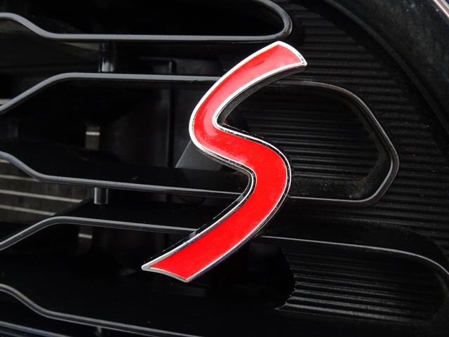 ＭＩＮＩ クーパーＳ　ペースマン　オール４　禁煙車／記録簿／新品ナビＴＶ／Ｂｌｕｅｔｏｏｔｈ／ＨＩＤ／ＥＴＣ／プッシュスタート／スペアキー／パドルシフト／オートライト／オートエアコン／電格ミラー／フォグランプ／１７インチアルミ／（65枚目）