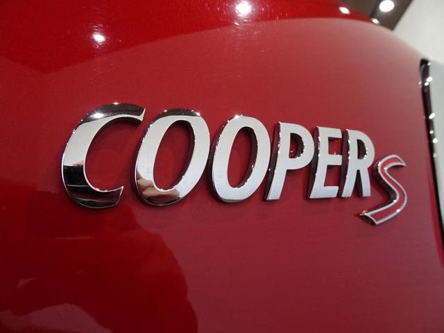 ＭＩＮＩ クーパーＳ　ペースマン　オール４　禁煙車／記録簿／新品ナビＴＶ／Ｂｌｕｅｔｏｏｔｈ／ＨＩＤ／ＥＴＣ／プッシュスタート／スペアキー／パドルシフト／オートライト／オートエアコン／電格ミラー／フォグランプ／１７インチアルミ／（70枚目）