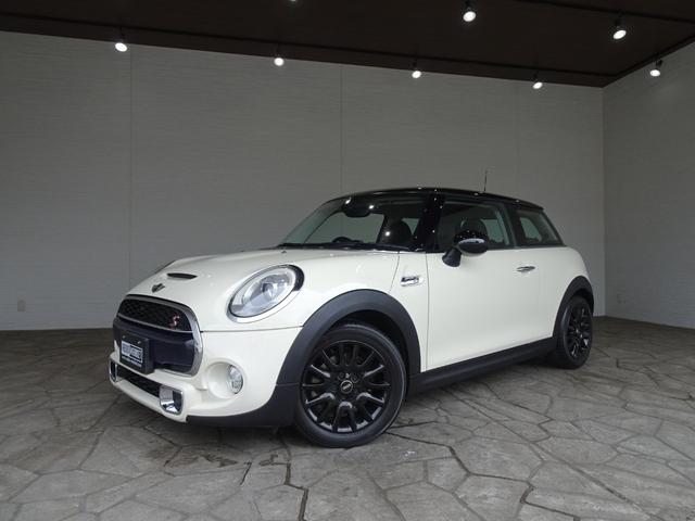 ＭＩＮＩ クーパーＳ　６ＭＴ／禁煙車／記録簿／ＨＤＤナビ／Ｂｌｕｅｔｏｏｔｈ／ＬＥＤ／ＥＴＣ／プッシュスタート／スペアキー／クルーズコントロール／オートライト／アイドリングストップ／ブラックルーフ＆ミラー／ＦＯＧ／１６ＡＷ（2枚目）