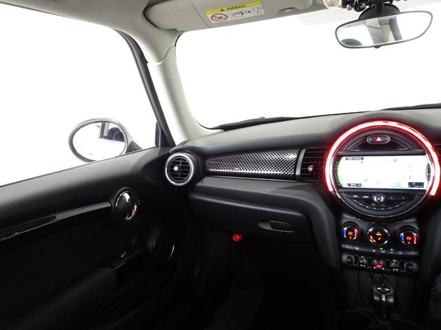 ＭＩＮＩ クーパーＳ　６ＭＴ／禁煙車／記録簿／ＨＤＤナビ／Ｂｌｕｅｔｏｏｔｈ／ＬＥＤ／ＥＴＣ／プッシュスタート／スペアキー／クルーズコントロール／オートライト／アイドリングストップ／ブラックルーフ＆ミラー／ＦＯＧ／１６ＡＷ（16枚目）