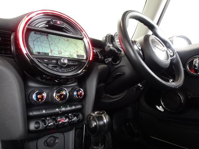 ＭＩＮＩ クーパーＳ　６ＭＴ／禁煙車／記録簿／ＨＤＤナビ／Ｂｌｕｅｔｏｏｔｈ／ＬＥＤ／ＥＴＣ／プッシュスタート／スペアキー／クルーズコントロール／オートライト／アイドリングストップ／ブラックルーフ＆ミラー／ＦＯＧ／１６ＡＷ（18枚目）