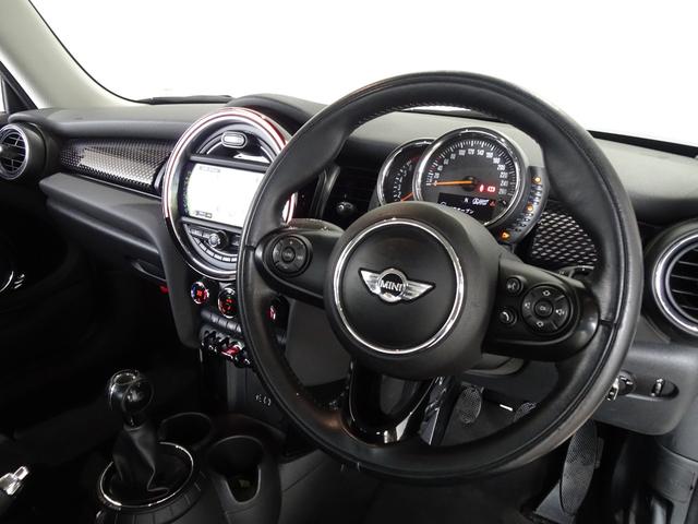 ＭＩＮＩ クーパーＳ　６ＭＴ／禁煙車／記録簿／ＨＤＤナビ／Ｂｌｕｅｔｏｏｔｈ／ＬＥＤ／ＥＴＣ／プッシュスタート／スペアキー／クルーズコントロール／オートライト／アイドリングストップ／ブラックルーフ＆ミラー／ＦＯＧ／１６ＡＷ（19枚目）