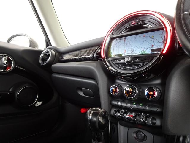 ＭＩＮＩ クーパーＳ　６ＭＴ／禁煙車／記録簿／ＨＤＤナビ／Ｂｌｕｅｔｏｏｔｈ／ＬＥＤ／ＥＴＣ／プッシュスタート／スペアキー／クルーズコントロール／オートライト／アイドリングストップ／ブラックルーフ＆ミラー／ＦＯＧ／１６ＡＷ（20枚目）