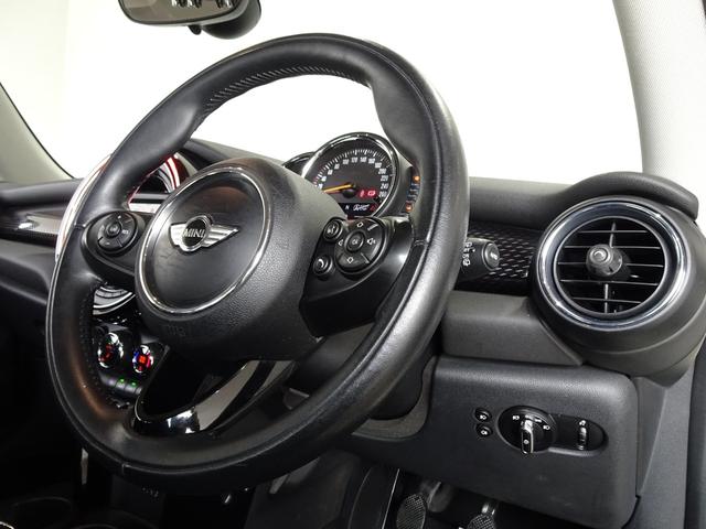 ＭＩＮＩ クーパーＳ　６ＭＴ／禁煙車／記録簿／ＨＤＤナビ／Ｂｌｕｅｔｏｏｔｈ／ＬＥＤ／ＥＴＣ／プッシュスタート／スペアキー／クルーズコントロール／オートライト／アイドリングストップ／ブラックルーフ＆ミラー／ＦＯＧ／１６ＡＷ（21枚目）