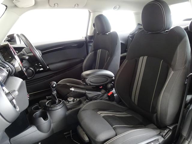 ＭＩＮＩ クーパーＳ　６ＭＴ／禁煙車／記録簿／ＨＤＤナビ／Ｂｌｕｅｔｏｏｔｈ／ＬＥＤ／ＥＴＣ／プッシュスタート／スペアキー／クルーズコントロール／オートライト／アイドリングストップ／ブラックルーフ＆ミラー／ＦＯＧ／１６ＡＷ（23枚目）