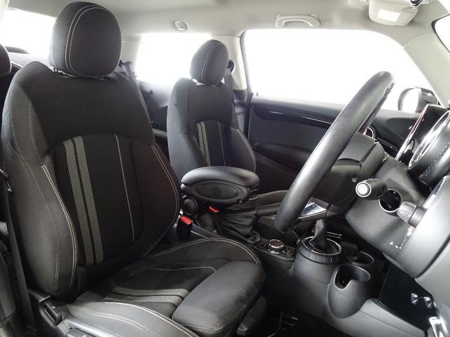 ＭＩＮＩ クーパーＳ　６ＭＴ／禁煙車／記録簿／ＨＤＤナビ／Ｂｌｕｅｔｏｏｔｈ／ＬＥＤ／ＥＴＣ／プッシュスタート／スペアキー／クルーズコントロール／オートライト／アイドリングストップ／ブラックルーフ＆ミラー／ＦＯＧ／１６ＡＷ（25枚目）